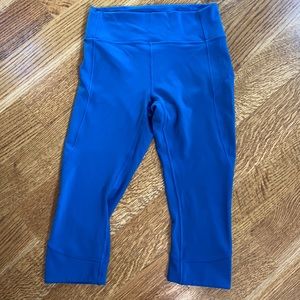 NWOT lululemon In Movement Crop Everlux 19”